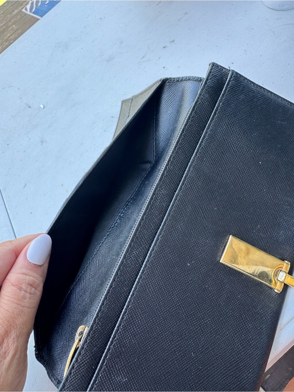 Salvatore Ferragamo Black Leather Wallet with Gold Gancini - Picture 5 of 8